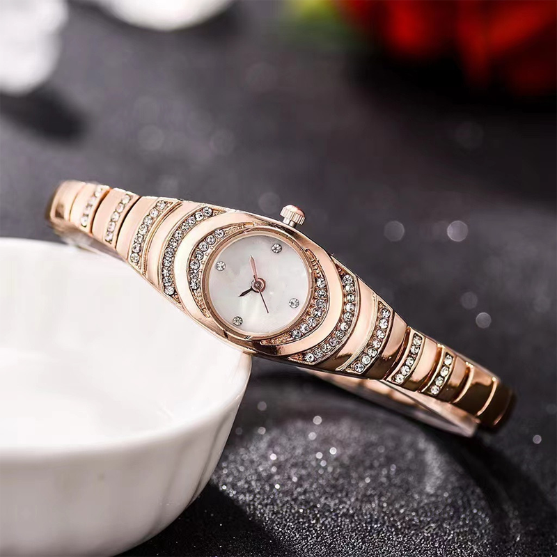 ⏳Offre spéciale limitée dans le temps : 52% de réduction💎Montre à bracelet en strass pour femmes⌚