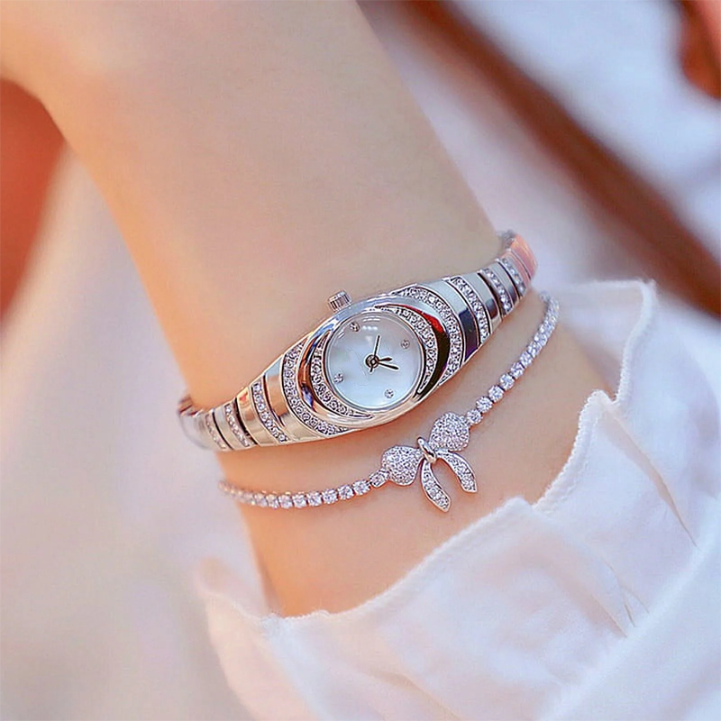 ⏳Offre spéciale limitée dans le temps : 52% de réduction💎Montre à bracelet en strass pour femmes⌚