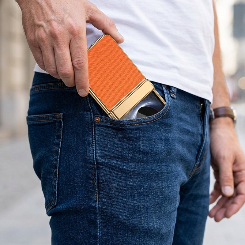 Étui à rabat avec protection intégrale de l’écran et charnière