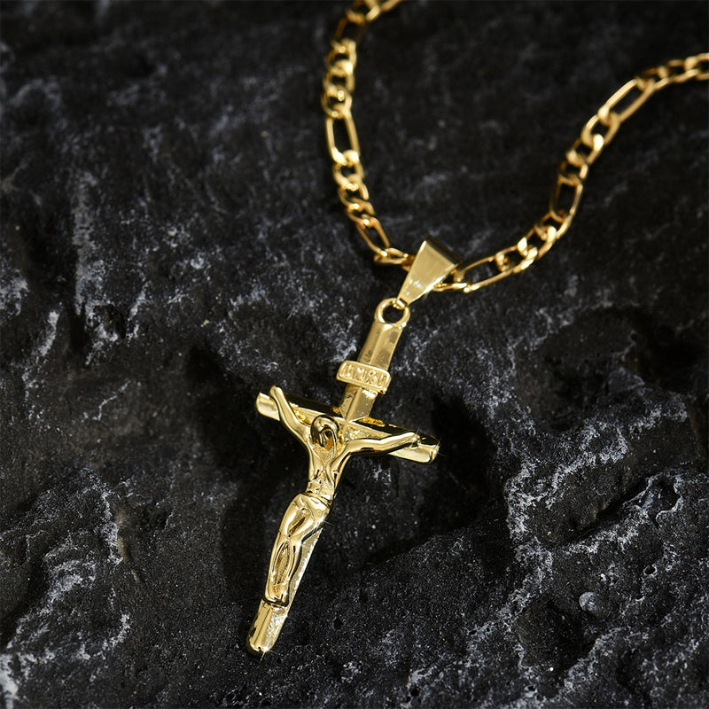 ✨ Collier Crucifix en Or – Motif INRI Détaillé, Chaîne Figaro Ajustable & Finition Éclatante 💛